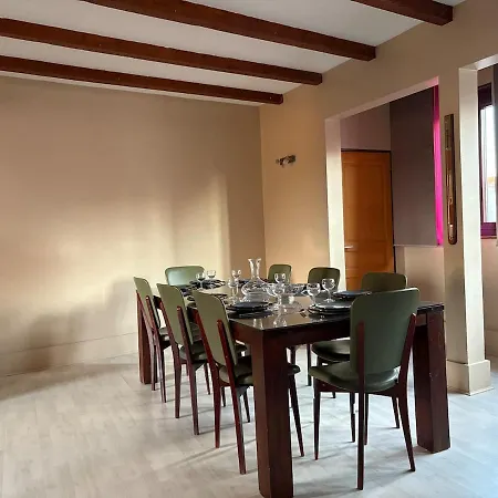 Le Grillen - 4 Bedroom - Centre Apartment