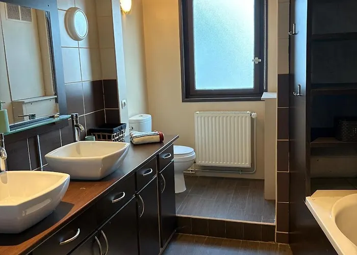 Le Grillen - 4 Bedroom - Centre Apartment