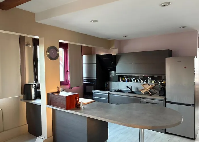 Le Grillen - 4 Bedroom - Centre Apartment